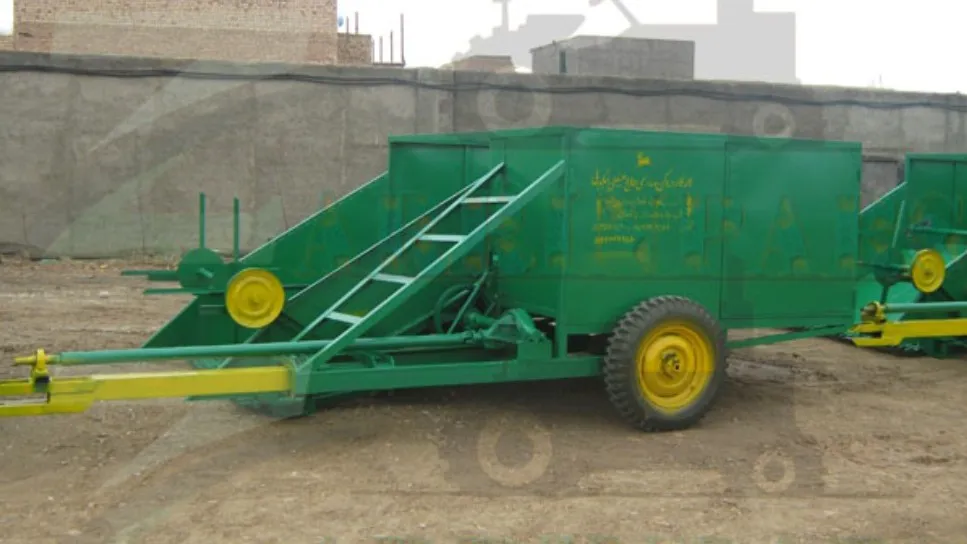 دروگر گندم پشت تراکتوری