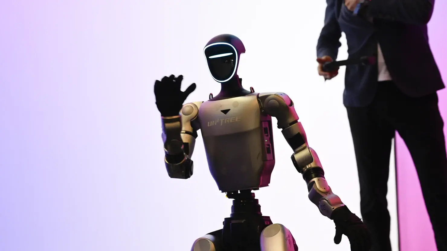 ربات صنعتی انسان نما