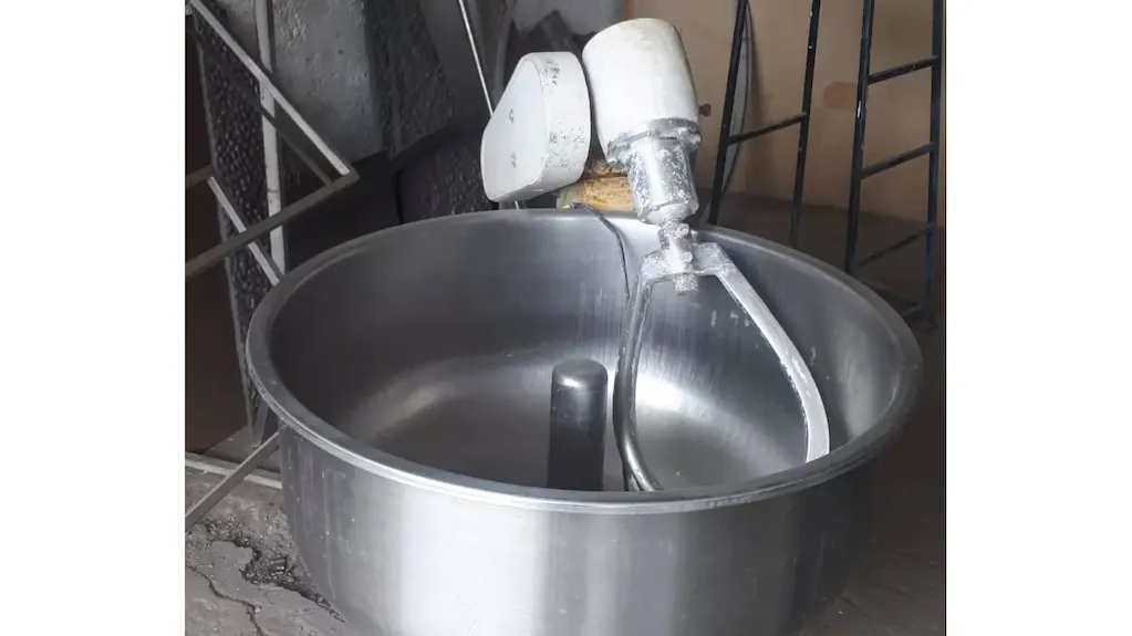 دستگاه خمیر همزن ۱۸۰۰