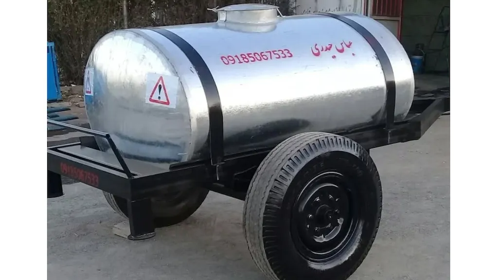 تانکر آب پشت تراکتور