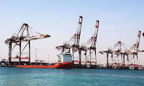 ‫جرثقیل کانتینری کشتی به ساحل‬‎